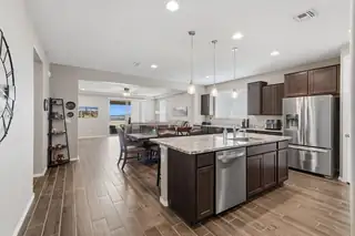 2955 Kings Canyon Loop NE Kitchen