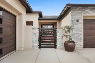 6719 Akademeia Loop NE Exterior Front