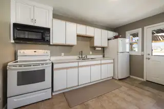 905 Madeira Drive SE Kitchen
