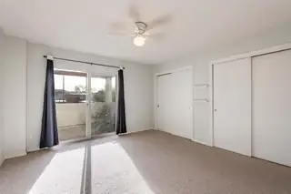 702 Broadway Boulevard SE 8 Bedroom