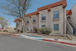 823 Country Club Drive SE APT 1B, Albuquerque