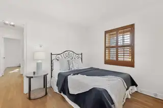 324 Wellesley Drive SE Bedroom