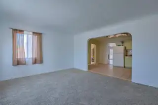 5420 Mountain Road NE Living Room