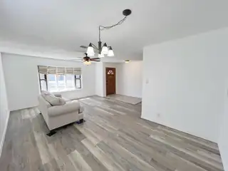 7205 Avenida La Costa NE 