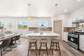 129 Chamartin Avenue Kitchen