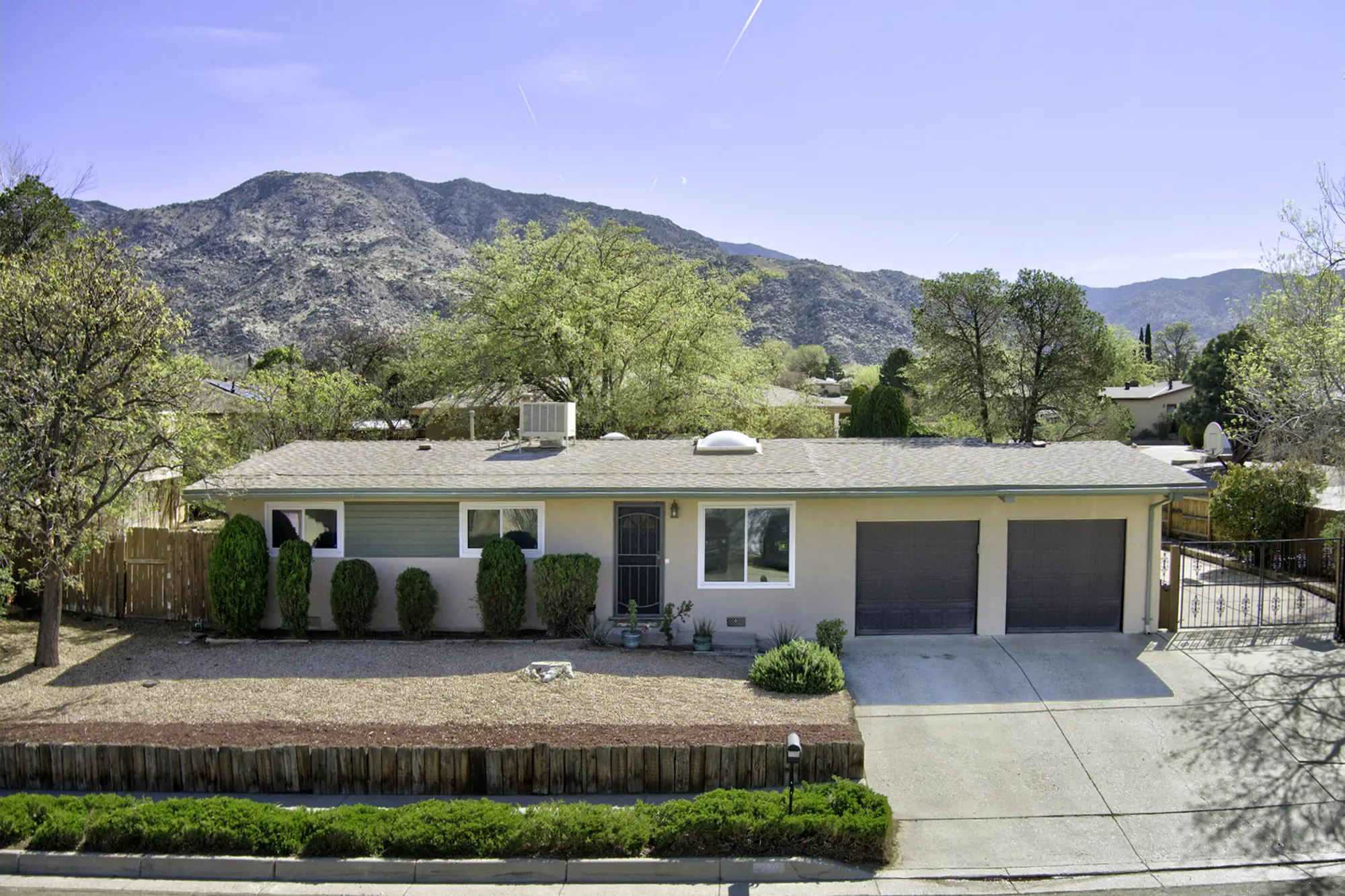 2500 La Charles Drive NE