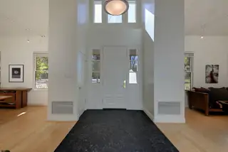 1515 Los Nietos Court NW Living Room