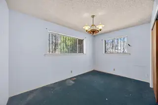 13420 Chico Road NE Living Room