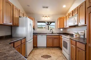 6 Serrania Drive Kitchen