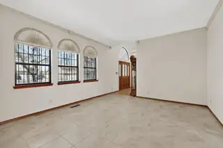 4544 Greene Avenue NW Living Room