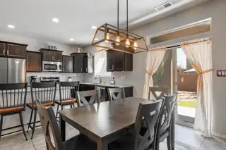 8800 Globe Street NW Dining Room