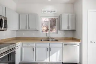 2335 Margarita Drive SE Kitchen