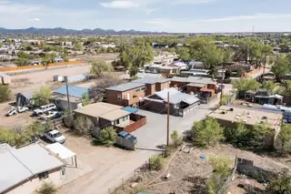 3327 Caminito Quintana 