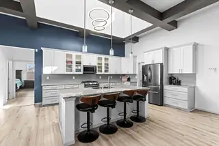 1011 25th Street SE Kitchen