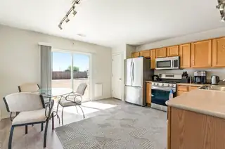 524 10th Avenue NE Kitchen