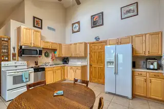 485 Katrina Road Kitchen