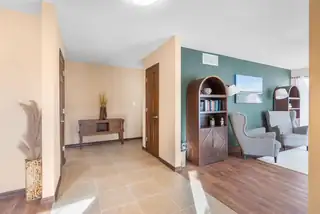 409 Monte Alto Place NE Living Room