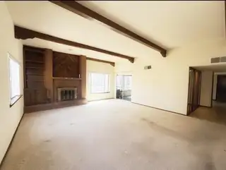 8200 Loma Del Norte Road NE Living Room