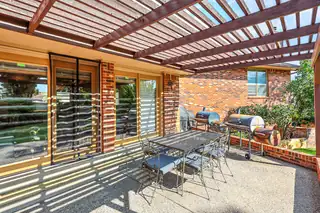 9801 Greenbrier Road NE Patio