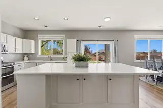 3828 Tranquil Meadows Drive NE Kitchen