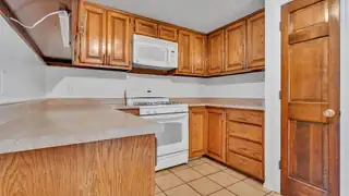 688 Lakeview Circle SE Kitchen