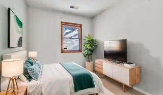 688 Lakeview Circle SE Bedroom