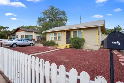 412 Harvard Drive SE, Albuquerque, NM 87106 Exterior Front
