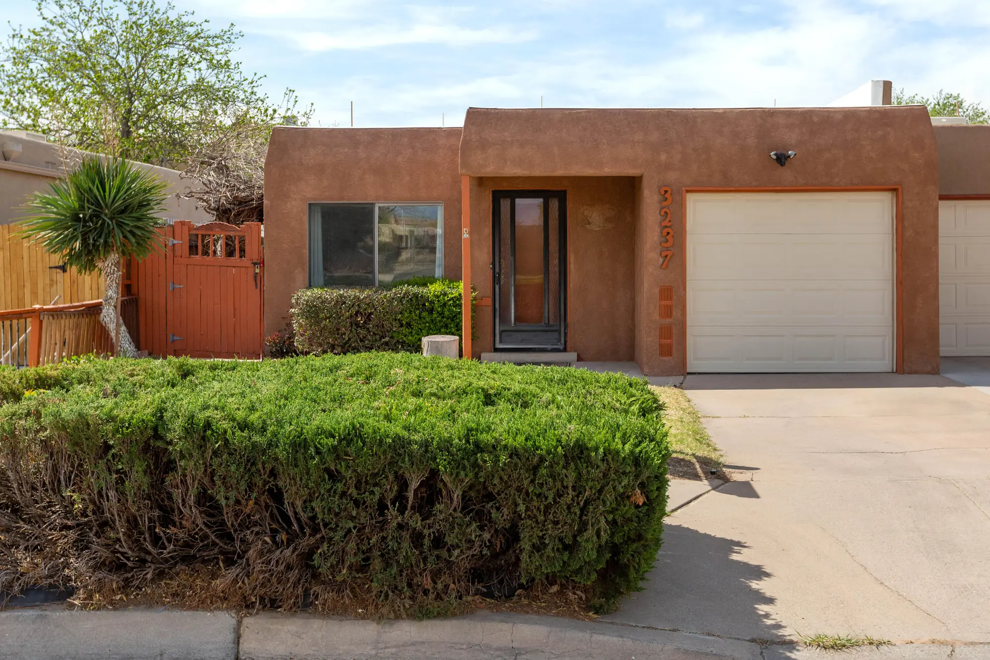 3237 Corona Drive NW