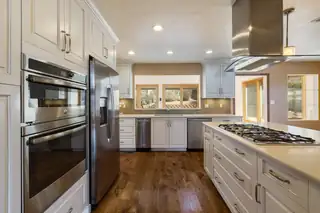 14325 Skyline Road NE Kitchen