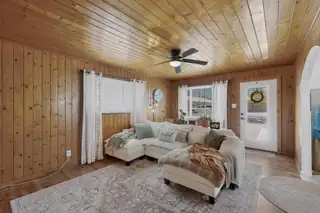 904 Annette Avenue Living Room