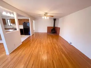 3336 Betts Drive NE Living Room