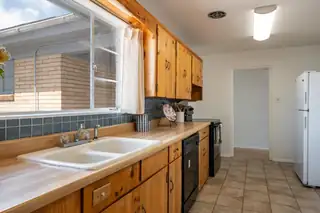 2016 Cagua Drive NE Kitchen