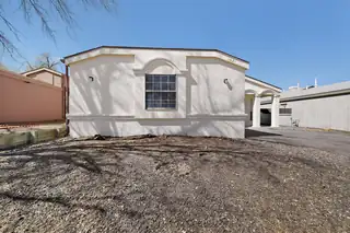 1621 Jane Place NE Exterior Front