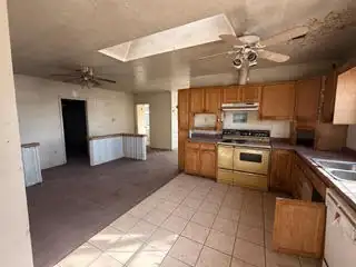 300 Wisconsin Street Kitchen