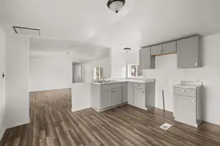 714 CITY VIEW Drive SW Kitchen