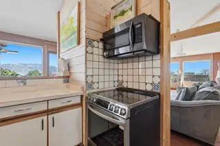 1303 32nd Street SE Kitchen