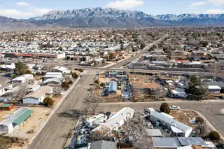 6904 San Francisco Road NE 