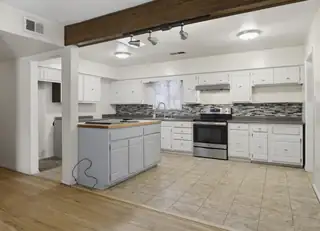 2824 Vermont Street NE Kitchen