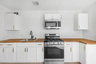 9225 Mescalero Road NE Kitchen