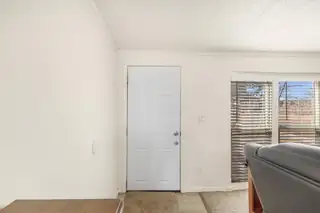 39 Maple Road Living Room