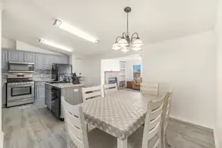 39 Maple Road Dining Room