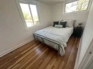 813 Marquette Avenue NW Bedroom