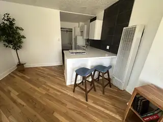 813 Marquette Avenue NW Kitchen