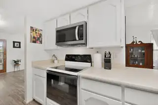 5527 Amistad Road NE Kitchen