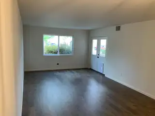1316 C Grande Boulevard SE APT C Living Room
