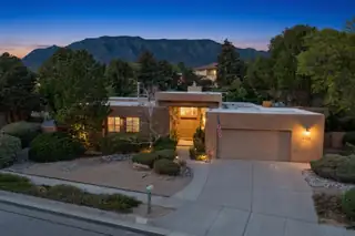 4900 Calle Del Cielo NE, Albuquerque