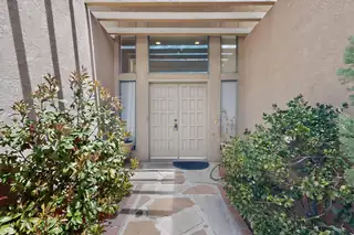 4900 Calle Del Cielo NE Living Room