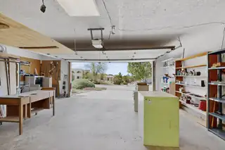 4900 Calle Del Cielo NE Garage