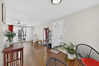 11524 Love Avenue NE Living Room