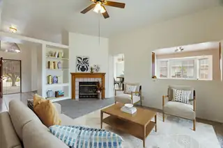 909 Hollow Park Court SE Living Room